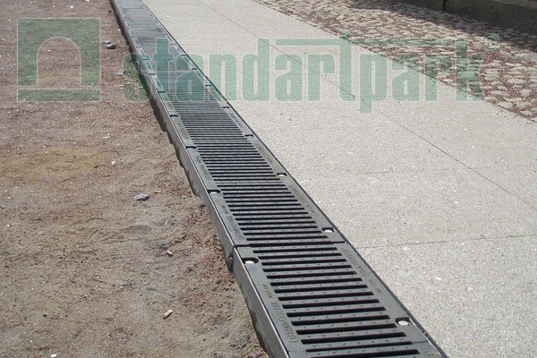 Лоток водоотводный бетонный BetoMax DN300 с чугунной решеткой кл. E (комплект)