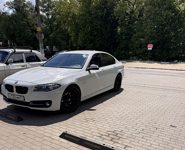 Парковка у ТЦ